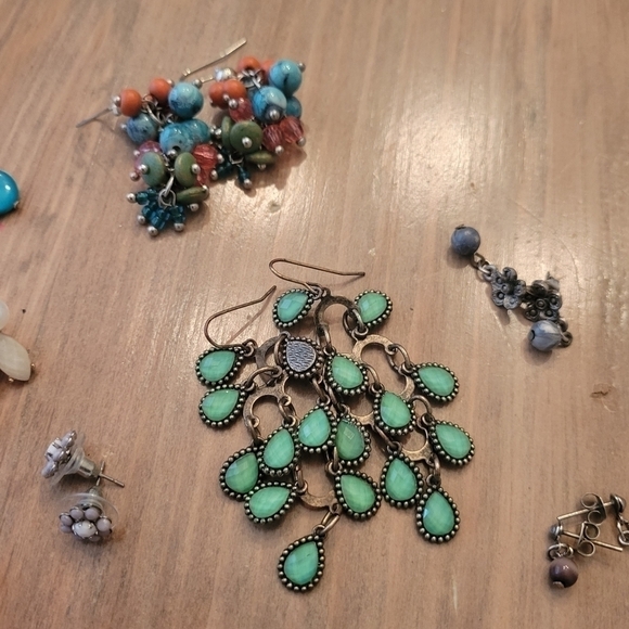 Earring Lot 20 Pierced Earrings - Picture 11 of 12